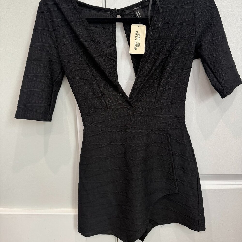 Low cut - Petite Romper